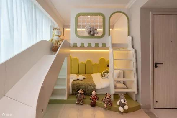 Tampilan Lingkungan Kamar Charming Stay